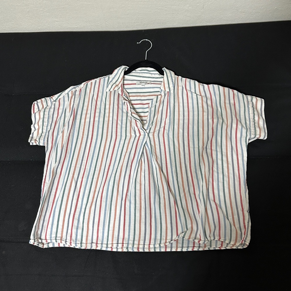 Women’s Madewell Popover Rainbow Stripe tee. Size L.